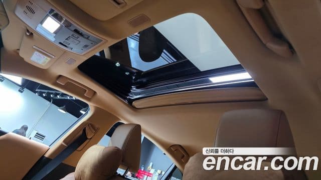 Lexus ES300h 2025 — ფოტო 30/33
