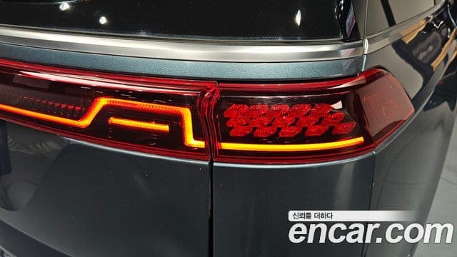 Kia Carnival 2022 — Photo 28/36