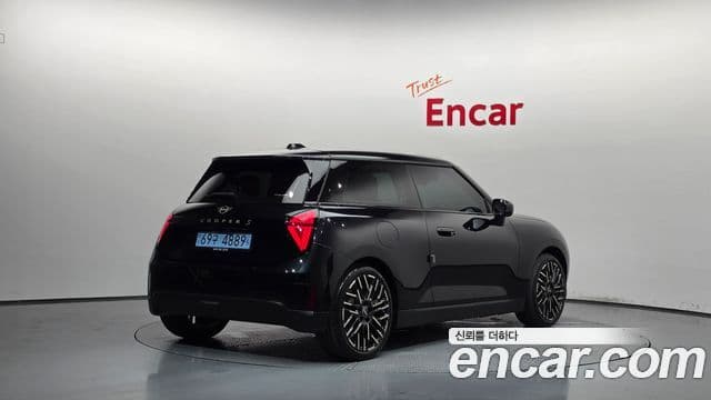 Mini Cooper Electric 2024 — ფოტო 11/31