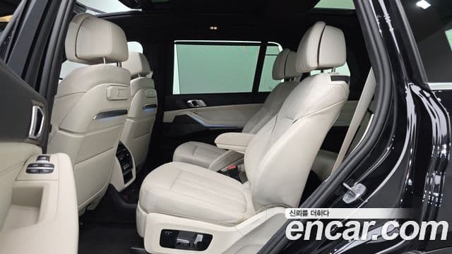 BMW X7 2025 — Photo 18/34
