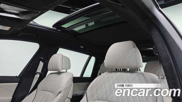 BMW X7 2025 — Photo 19/34