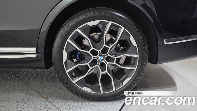 BMW X7 2025 — Photo 30/34