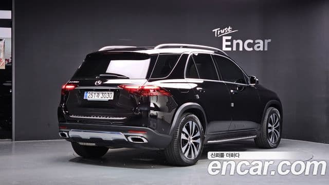 Mercedes-Benz GLE-Class 2023 — Photo 26/38