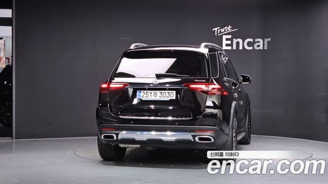 Mercedes-Benz GLE-Class 2023 — Photo 7/38