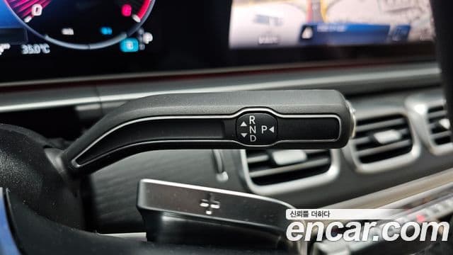 Mercedes-Benz GLE-Class 2023 — Photo 21/38