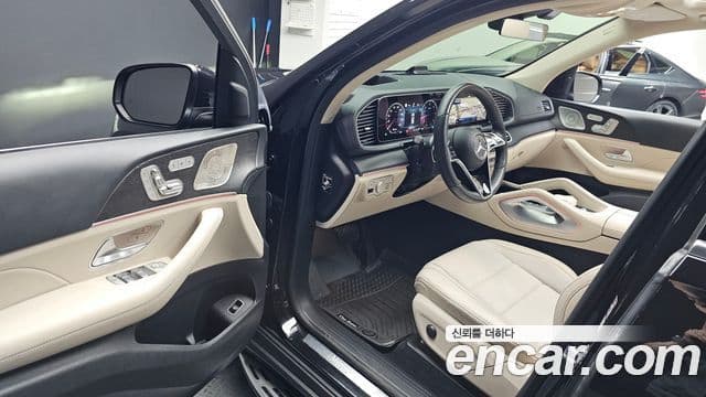 Mercedes-Benz GLE-Class 2023 — Photo 32/38