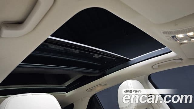 Mercedes-Benz GLE-Class 2023 — Photo 17/38