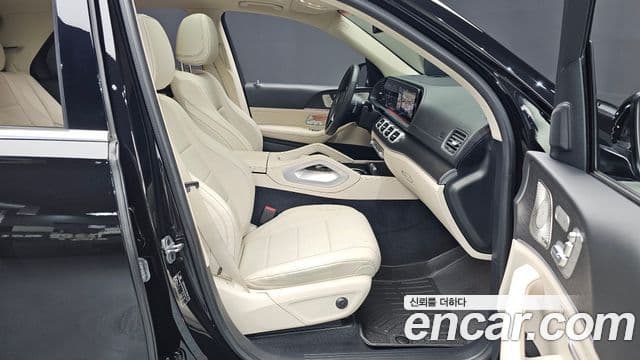 Mercedes-Benz GLE-Class 2023 — Photo 8/38