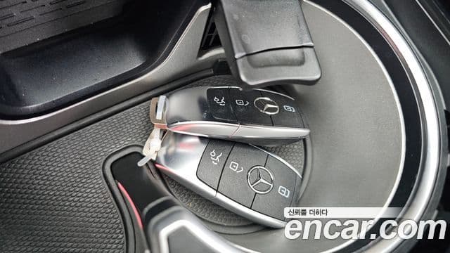 Mercedes-Benz GLE-Class 2023 — Photo 14/38