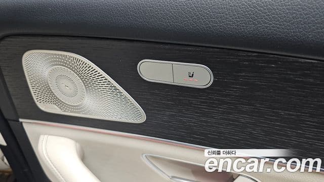 Mercedes-Benz GLE-Class 2023 — Photo 12/38