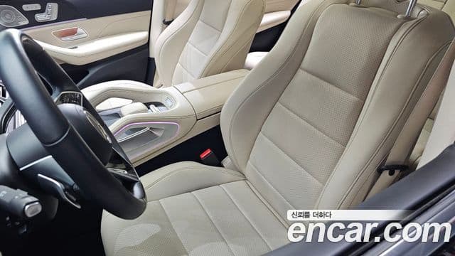 Mercedes-Benz GLE-Class 2023 — Photo 9/38