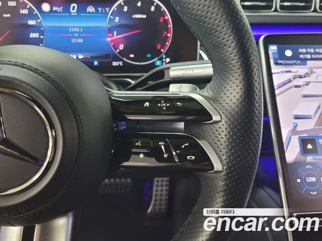 Mercedes-Benz S-Class 2024 — Photo 19/20