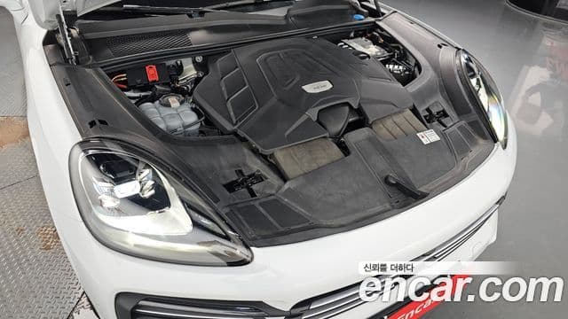 Porsche Cayenne 2022 — Photo 23/34