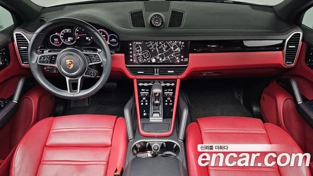 Porsche Cayenne 2022 — Photo 20/34