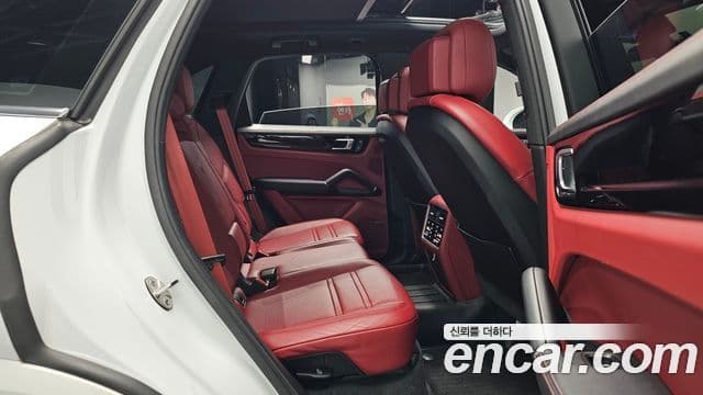 Porsche Cayenne 2022 — Photo 12/34