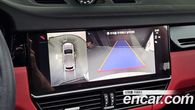 Porsche Cayenne 2022 — Photo 7/34
