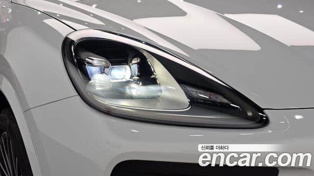 Porsche Cayenne 2022 — Photo 5/34