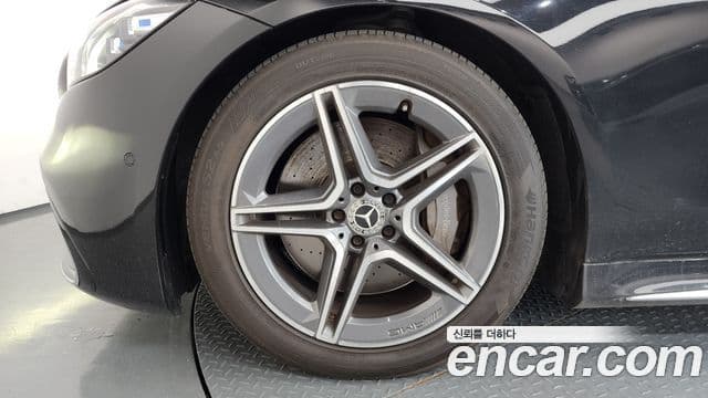 Mercedes-Benz S-Class 2021 — Photo 16/20