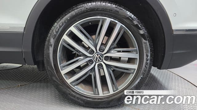 Volkswagen Tiguan 2022 — Şəkil 16/30