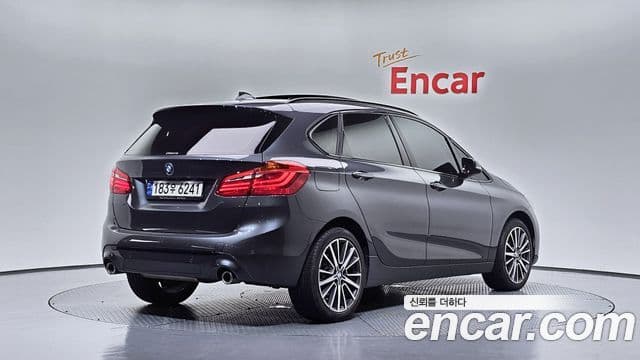 BMW 2 Series Active Tourer 2021 — Фото 2/20