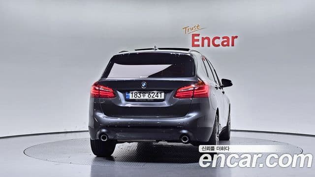 BMW 2 Series Active Tourer 2021 — Фото 4/20