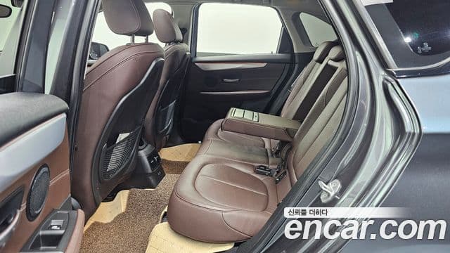 BMW 2 Series Active Tourer 2021 — Фото 12/20