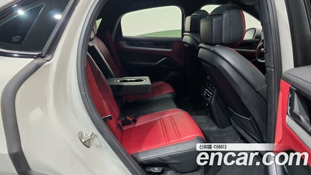 Porsche Cayenne 2024 — Photo 14/20