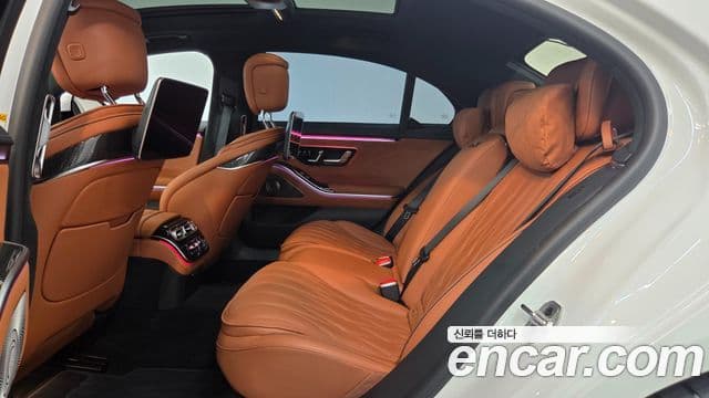 Mercedes-Benz S-Class 2025 — Photo 9/20