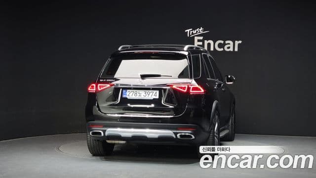 Mercedes-Benz GLE-Class 2023 — Photo 25/32
