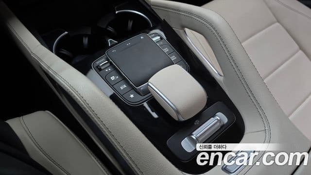 Mercedes-Benz GLE-Class 2023 — Photo 15/32