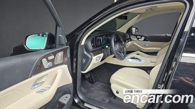 Mercedes-Benz GLE-Class 2023 — Photo 26/32