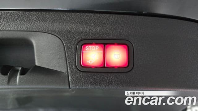 Mercedes-Benz GLE-Class 2023 — Photo 23/32