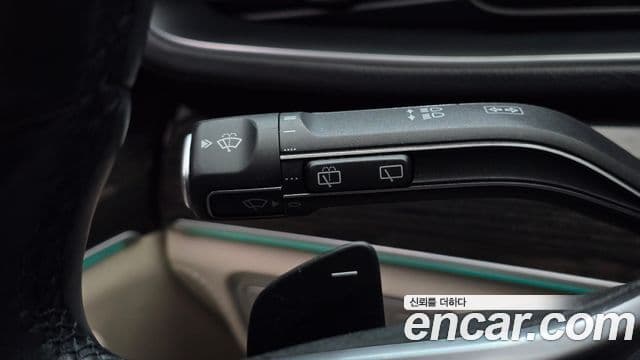 Mercedes-Benz GLE-Class 2023 — Photo 21/32