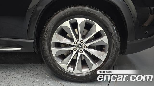 Mercedes-Benz GLE-Class 2023 — Photo 30/32