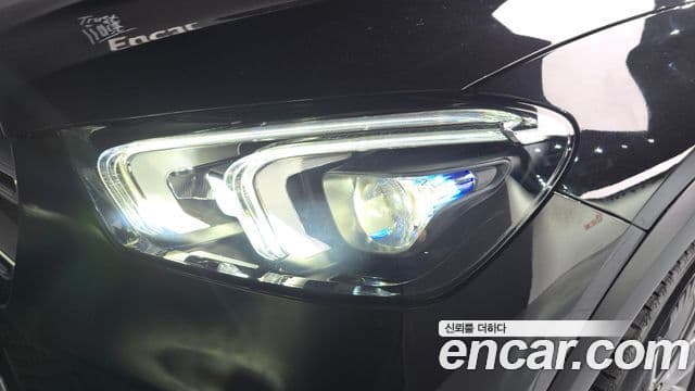 Mercedes-Benz GLE-Class 2023 — Photo 12/32