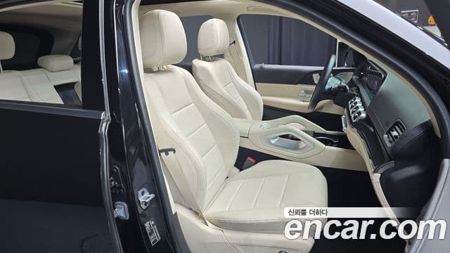 Mercedes-Benz GLE-Class 2023 — Photo 20/32