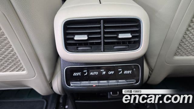 Mercedes-Benz GLE-Class 2023 — Photo 7/32