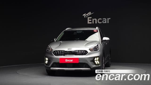 Kia Niro 2020 — ფოტო 18/30