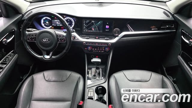 Kia Niro 2020 — ფოტო 10/30