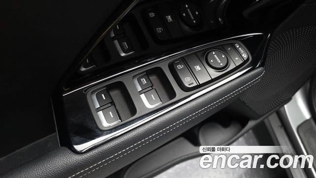 Kia Niro 2020 — ფოტო 29/30