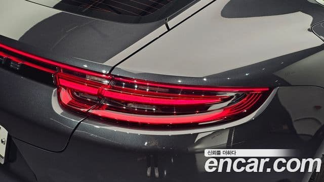 Porsche Panamera 2018 — Photo 10/33