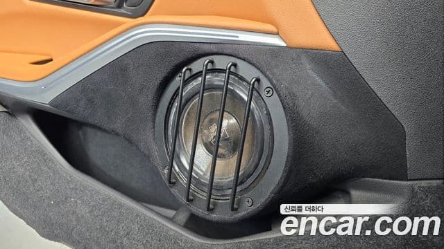 BMW 3 Series 2019 — Şəkil 18/32