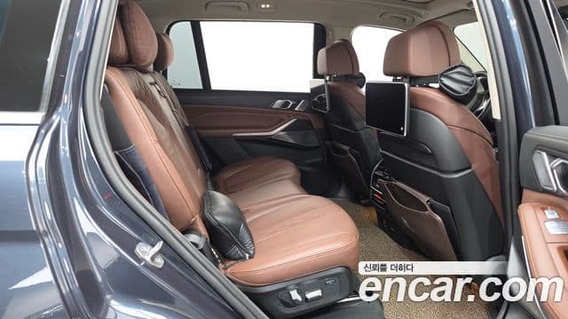 BMW X7 2022 — Photo 8/20