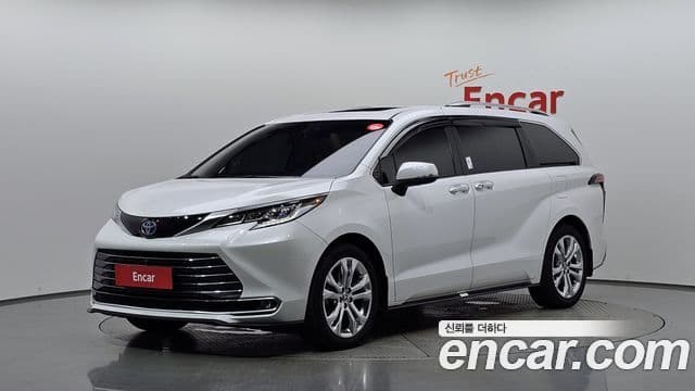 Toyota Sienna 2023 — Şəkil 2/39