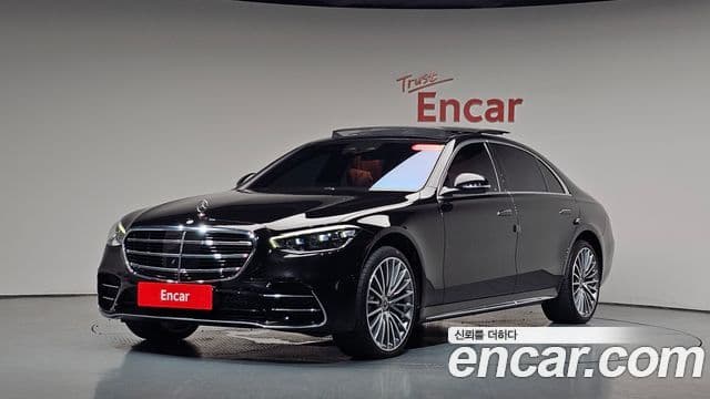 Mercedes-Benz S-Class 2023 — Photo 1/42