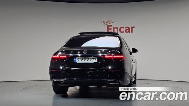 Mercedes-Benz S-Class 2023 — Photo 9/42