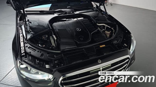 Mercedes-Benz S-Class 2023 — Photo 15/42