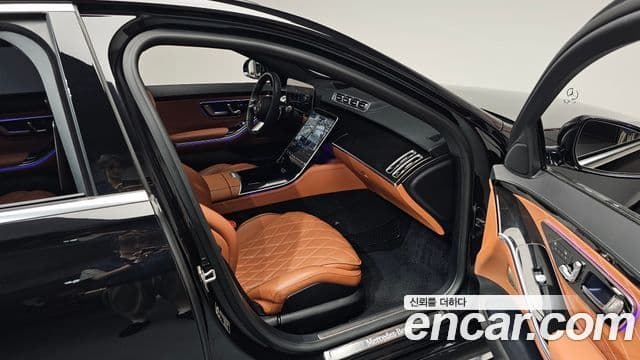 Mercedes-Benz S-Class 2023 — Photo 18/42