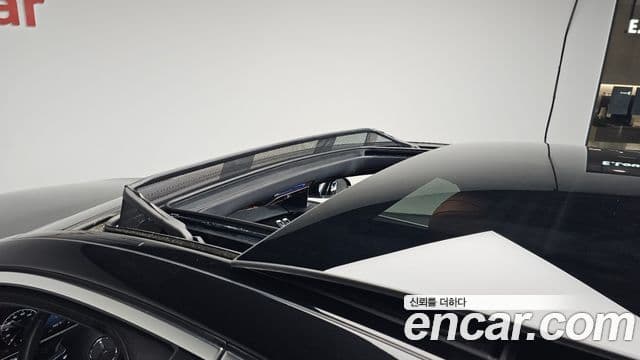 Mercedes-Benz S-Class 2023 — Photo 19/42
