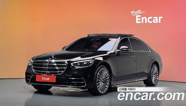 Mercedes-Benz S-Class 2023 — Photo 3/42